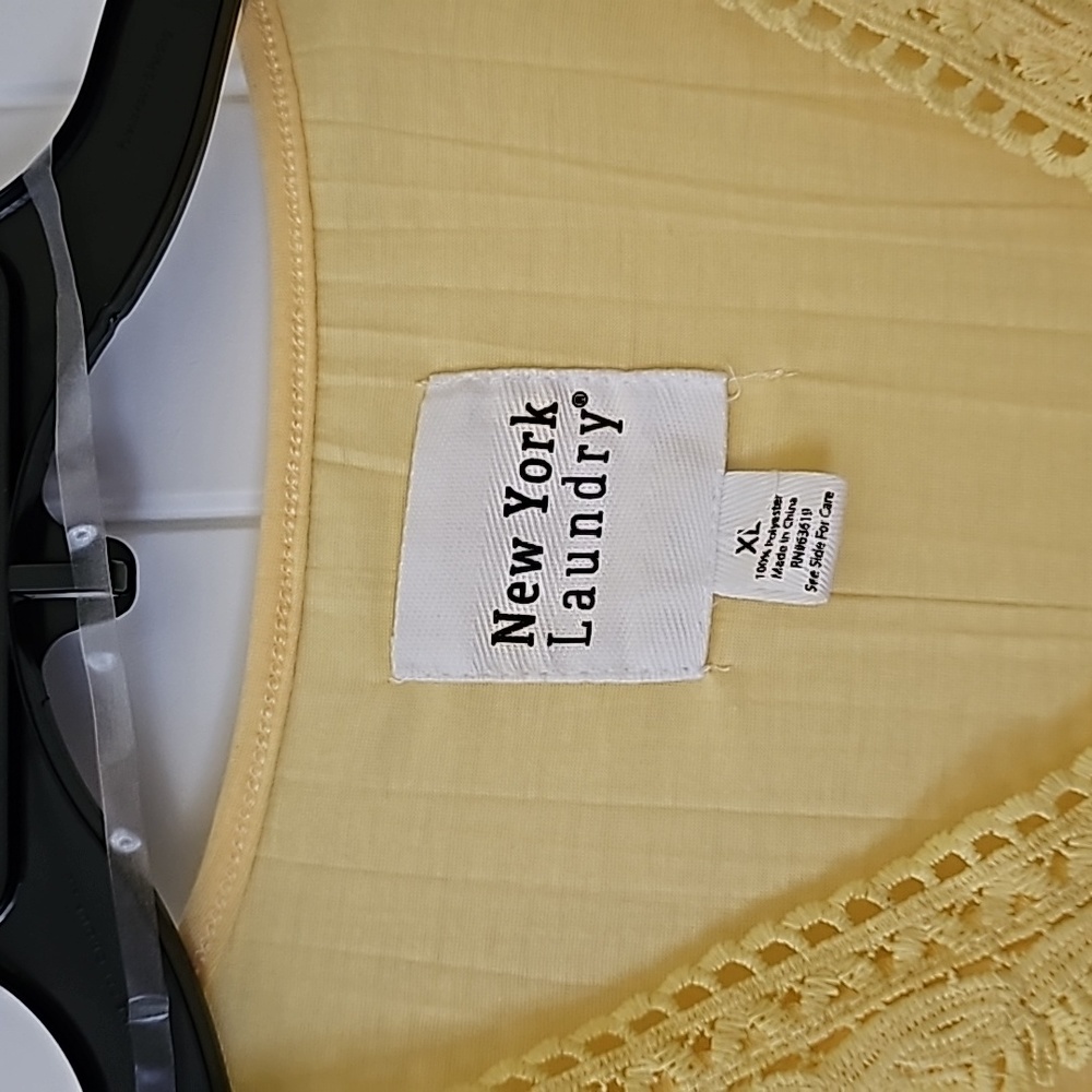 650 Ladies sleeveless Top - Picture 2 of 3